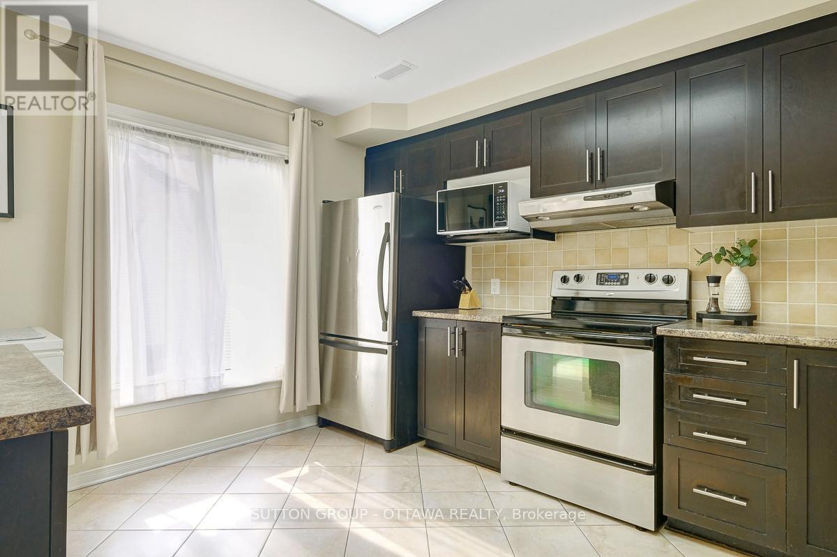 












560 REARDON

,
Ottawa,




Ontario
K1V2L1

