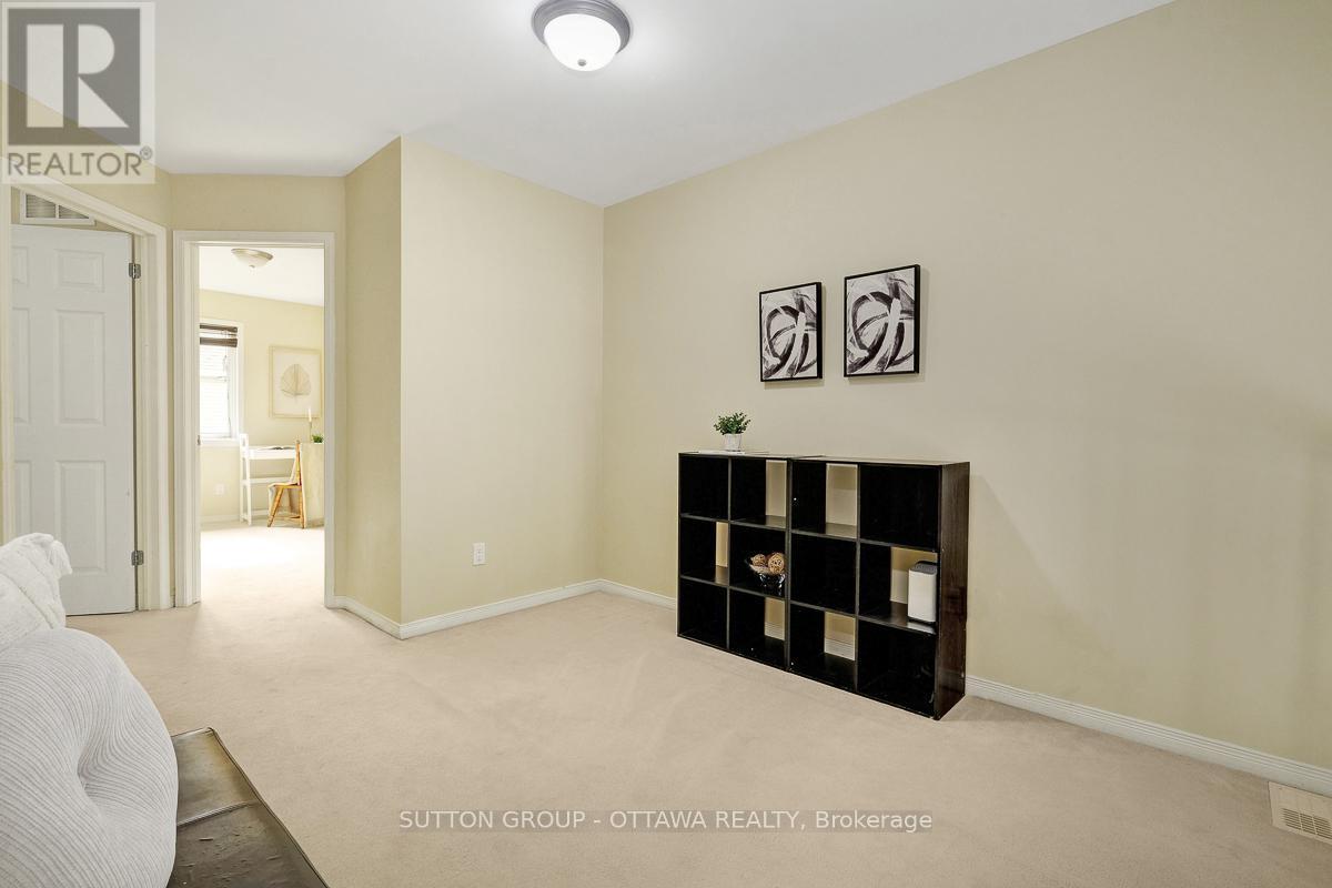 












560 REARDON

,
Ottawa,




Ontario
K1V2L1

