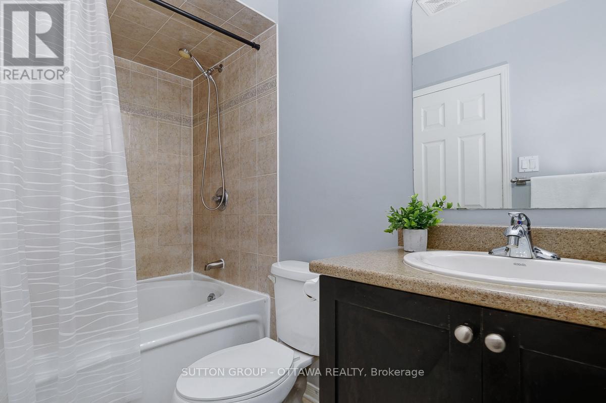 












560 REARDON

,
Ottawa,




Ontario
K1V2L1

