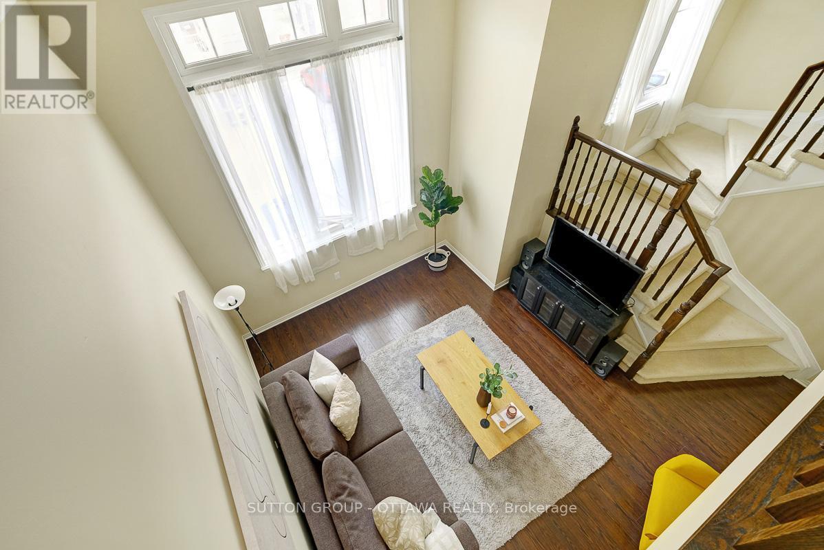 












560 REARDON

,
Ottawa,




Ontario
K1V2L1


