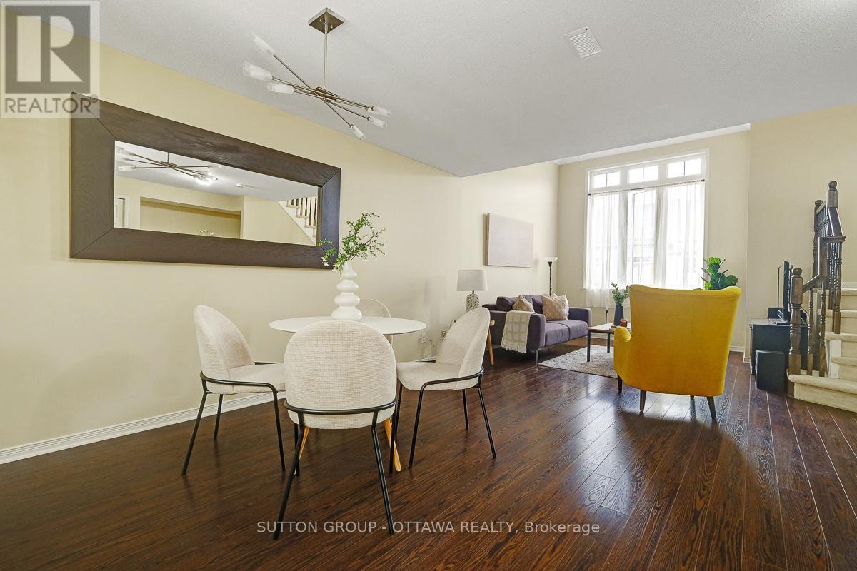 












560 REARDON

,
Ottawa,




Ontario
K1V2L1

