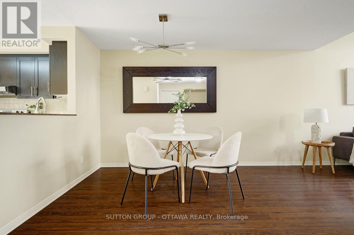 












560 REARDON

,
Ottawa,




Ontario
K1V2L1


