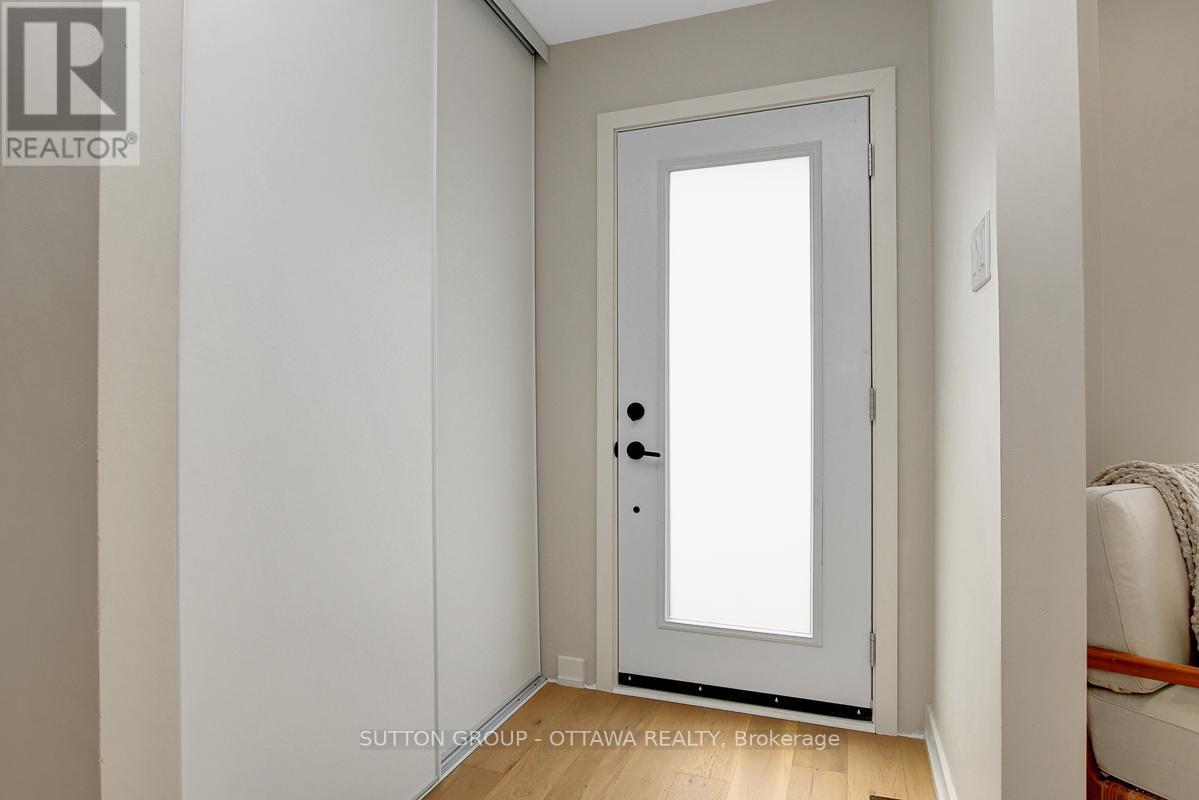












1633 BOTTRIELL WAY

,
Ottawa,




Ontario
K4A1W5

