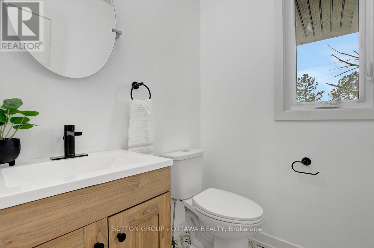 












1633 BOTTRIELL WAY

,
Ottawa,




Ontario
K4A1W5

