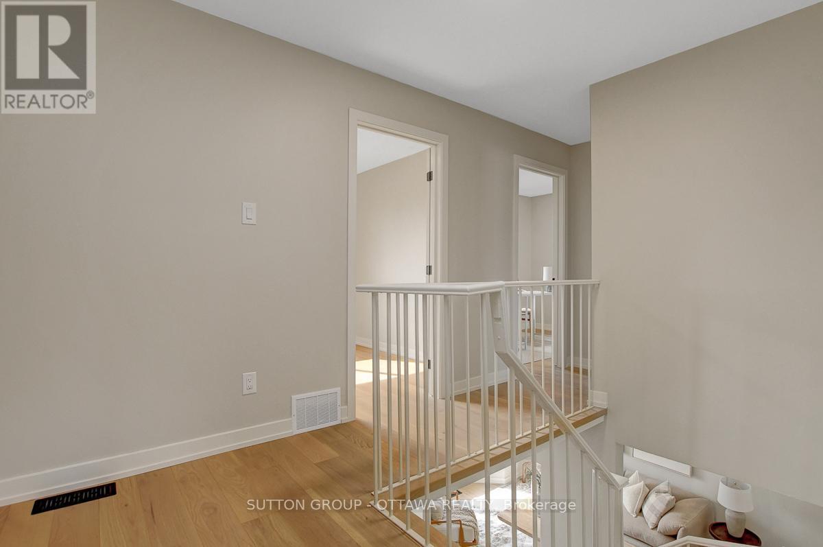 












1633 BOTTRIELL WAY

,
Ottawa,




Ontario
K4A1W5

