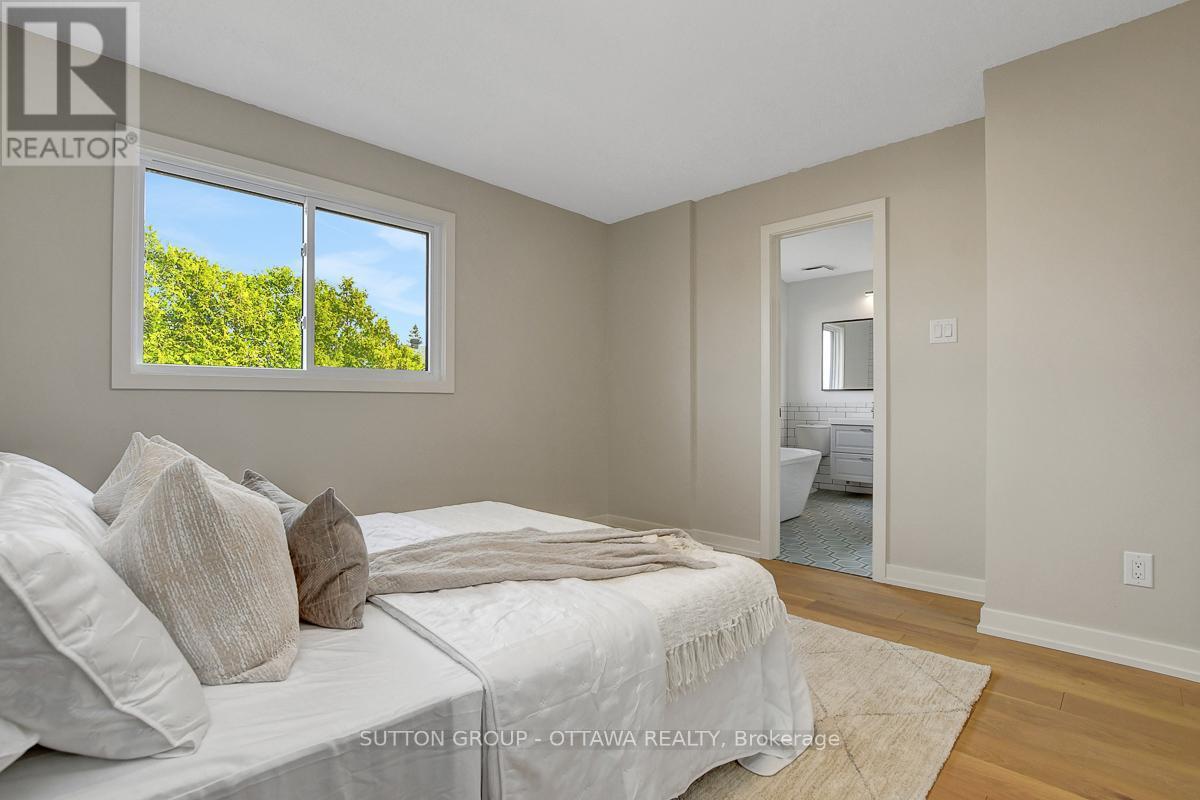 












1633 BOTTRIELL WAY

,
Ottawa,




Ontario
K4A1W5

