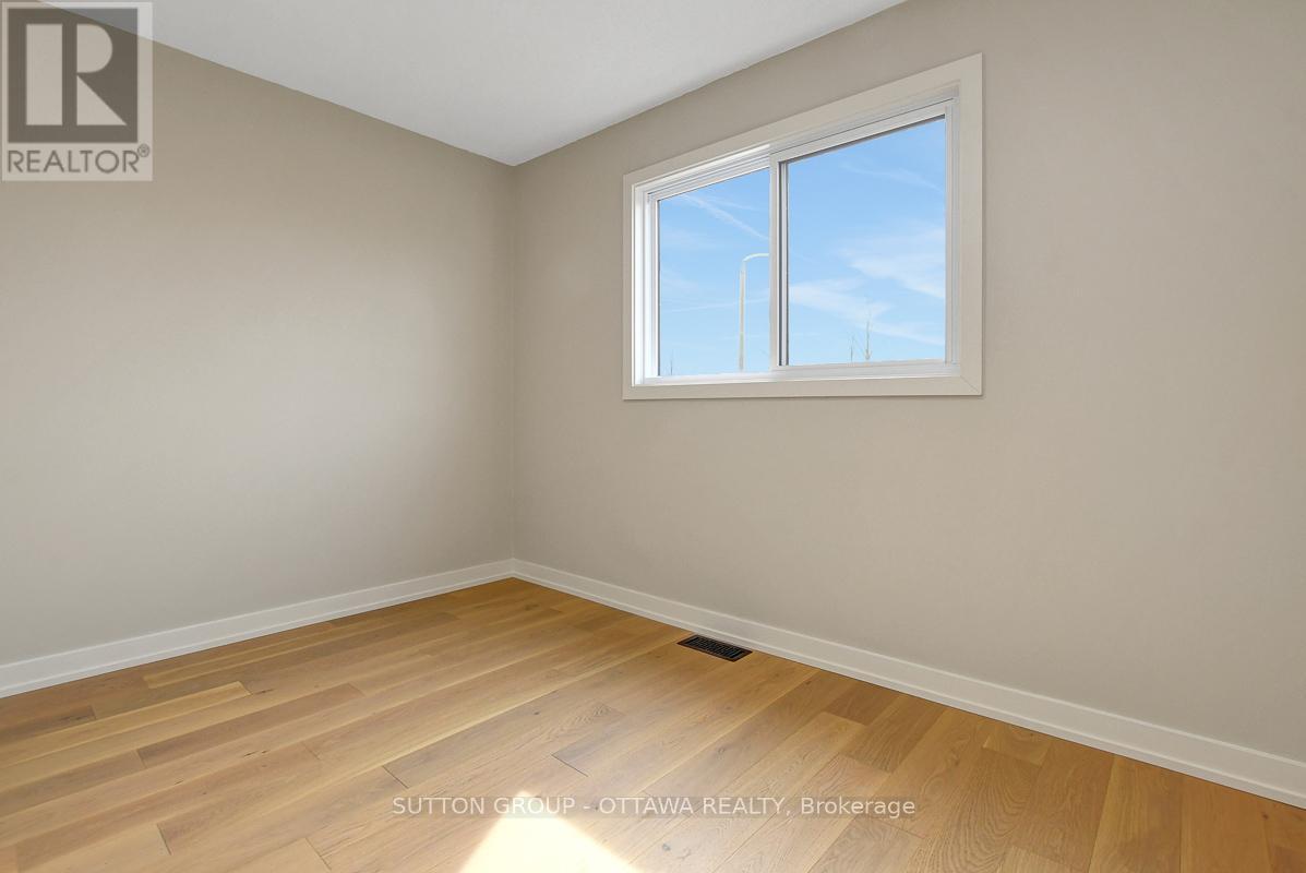 












1633 BOTTRIELL WAY

,
Ottawa,




Ontario
K4A1W5

