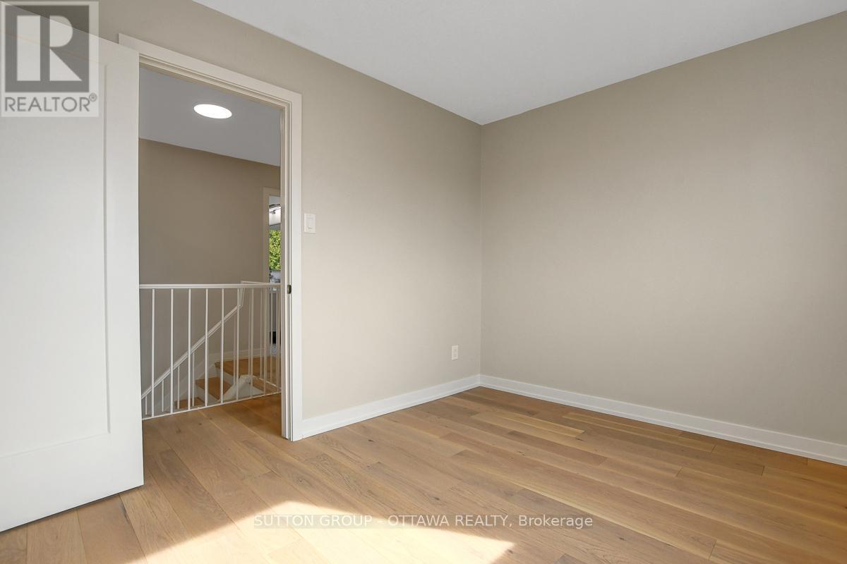 












1633 BOTTRIELL WAY

,
Ottawa,




Ontario
K4A1W5

