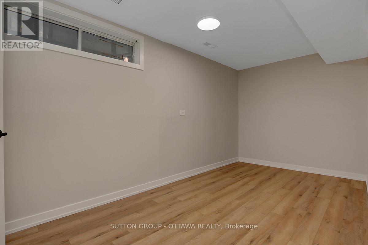 












1633 BOTTRIELL WAY

,
Ottawa,




Ontario
K4A1W5

