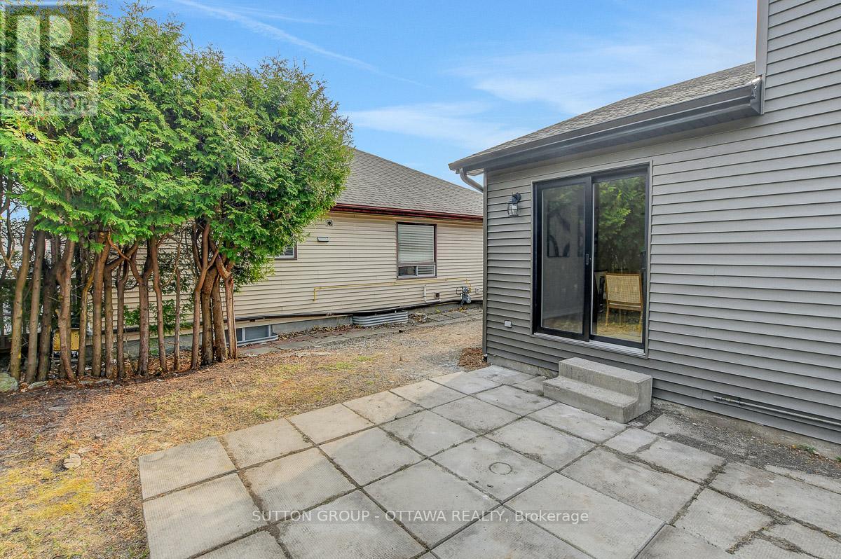 












1633 BOTTRIELL WAY

,
Ottawa,




Ontario
K4A1W5

