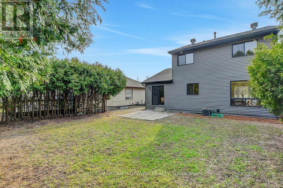 












1633 BOTTRIELL WAY

,
Ottawa,




Ontario
K4A1W5

