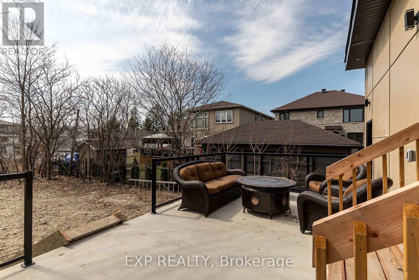 












12A VIEWMOUNT DRIVE

,
Ottawa,




Ontario
K2G1R5

