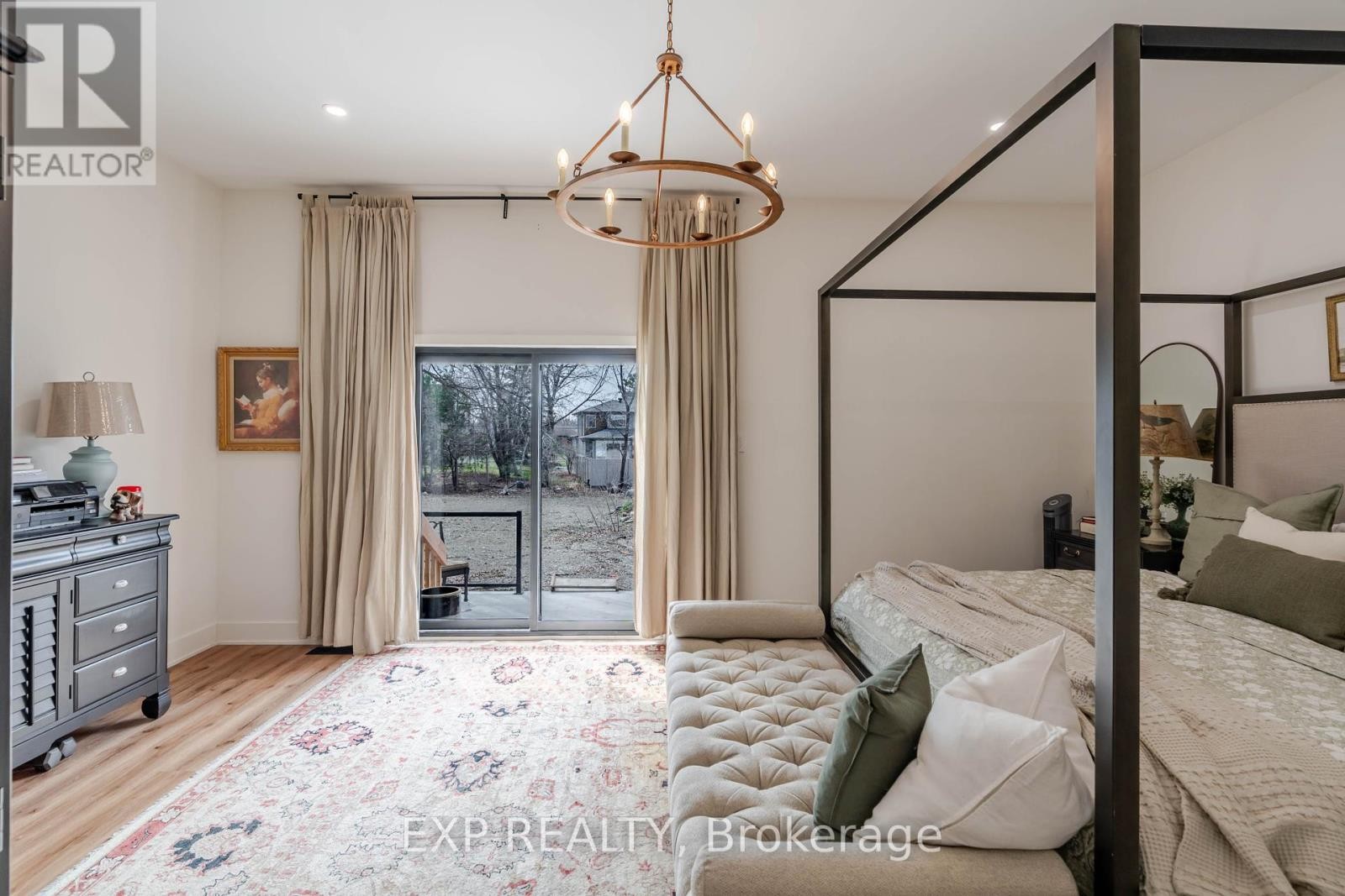 












12A VIEWMOUNT DRIVE

,
Ottawa,




Ontario
K2G1R5

