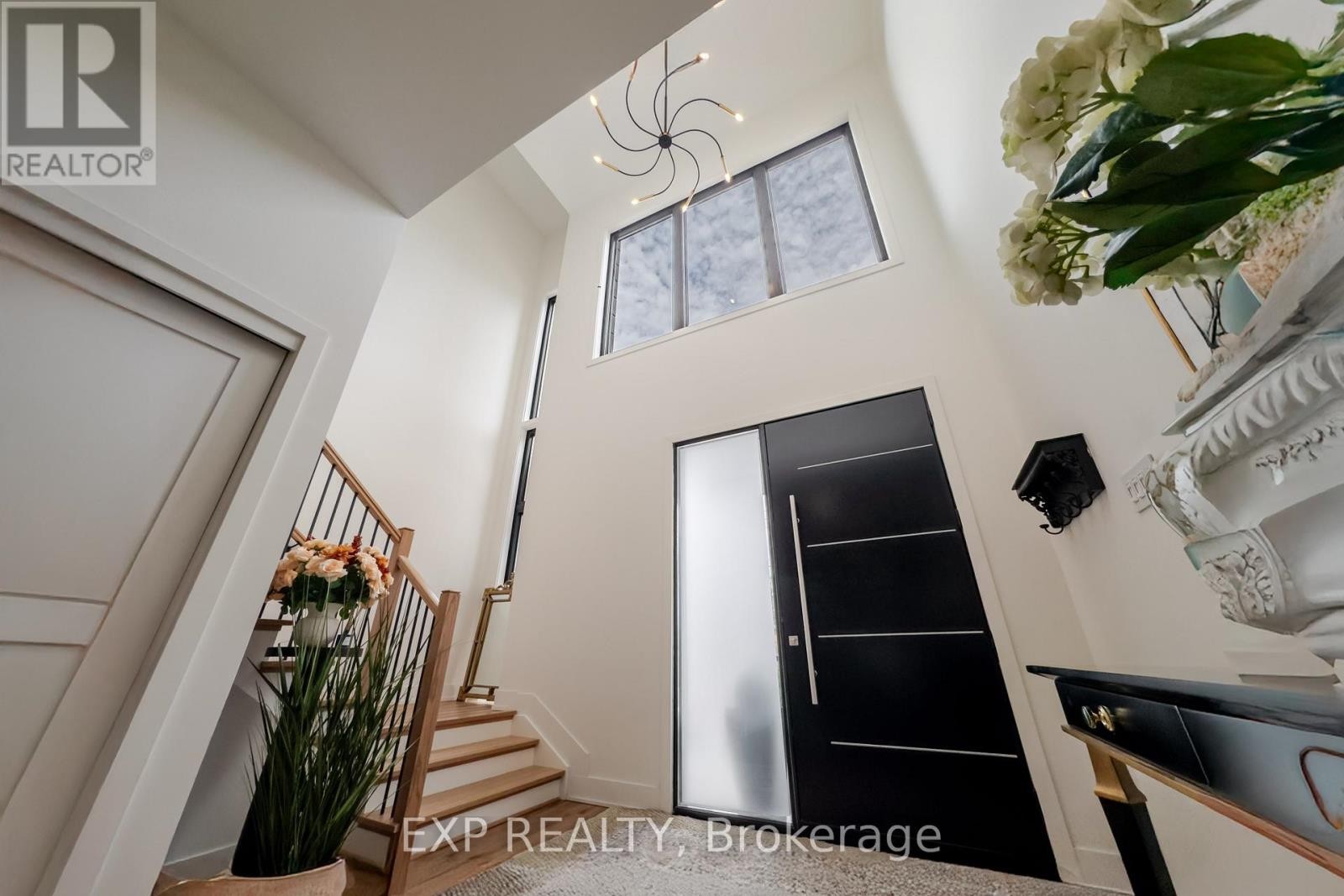 












12A VIEWMOUNT DRIVE

,
Ottawa,




Ontario
K2G1R5

