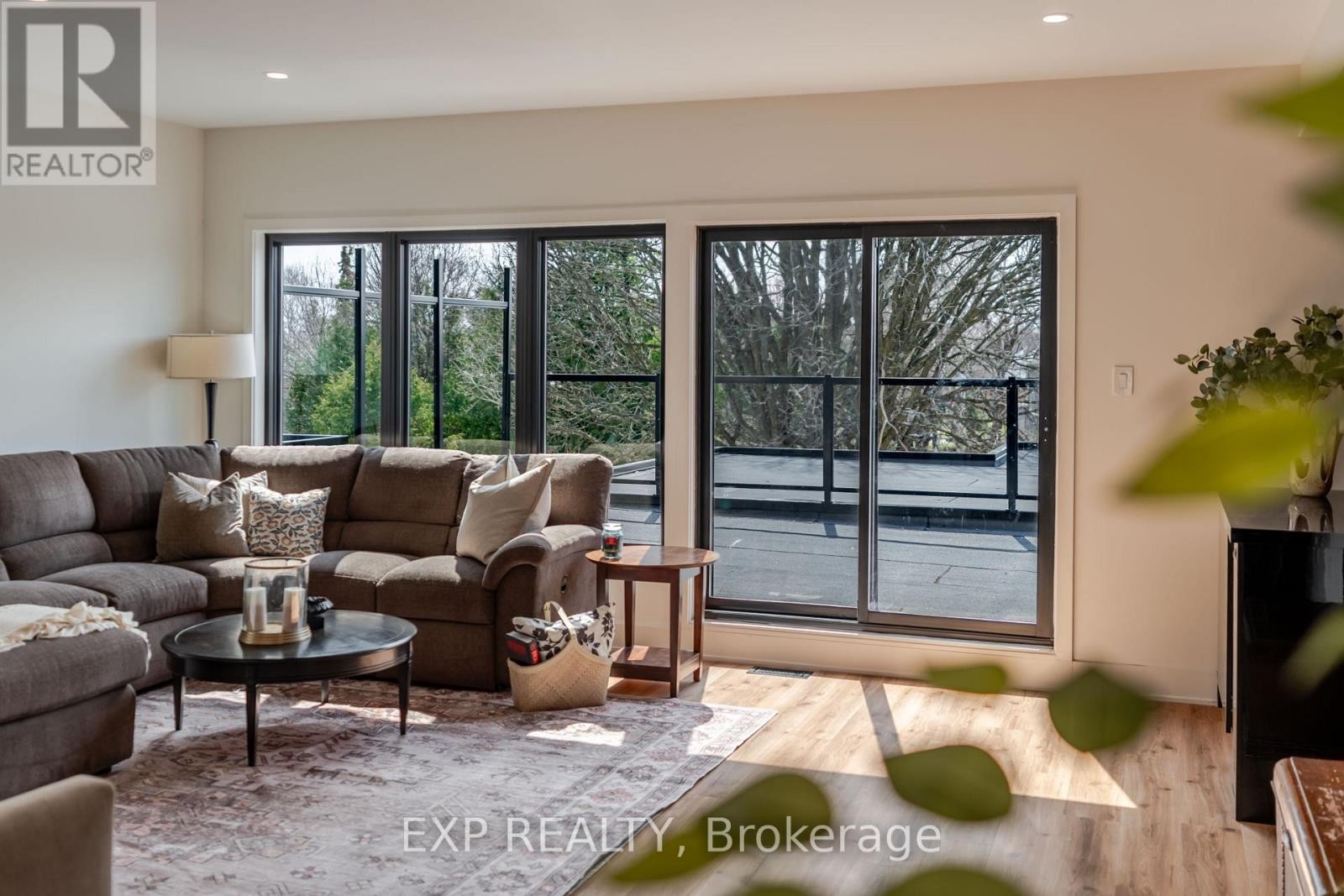 












12A VIEWMOUNT DRIVE

,
Ottawa,




Ontario
K2G1R5

