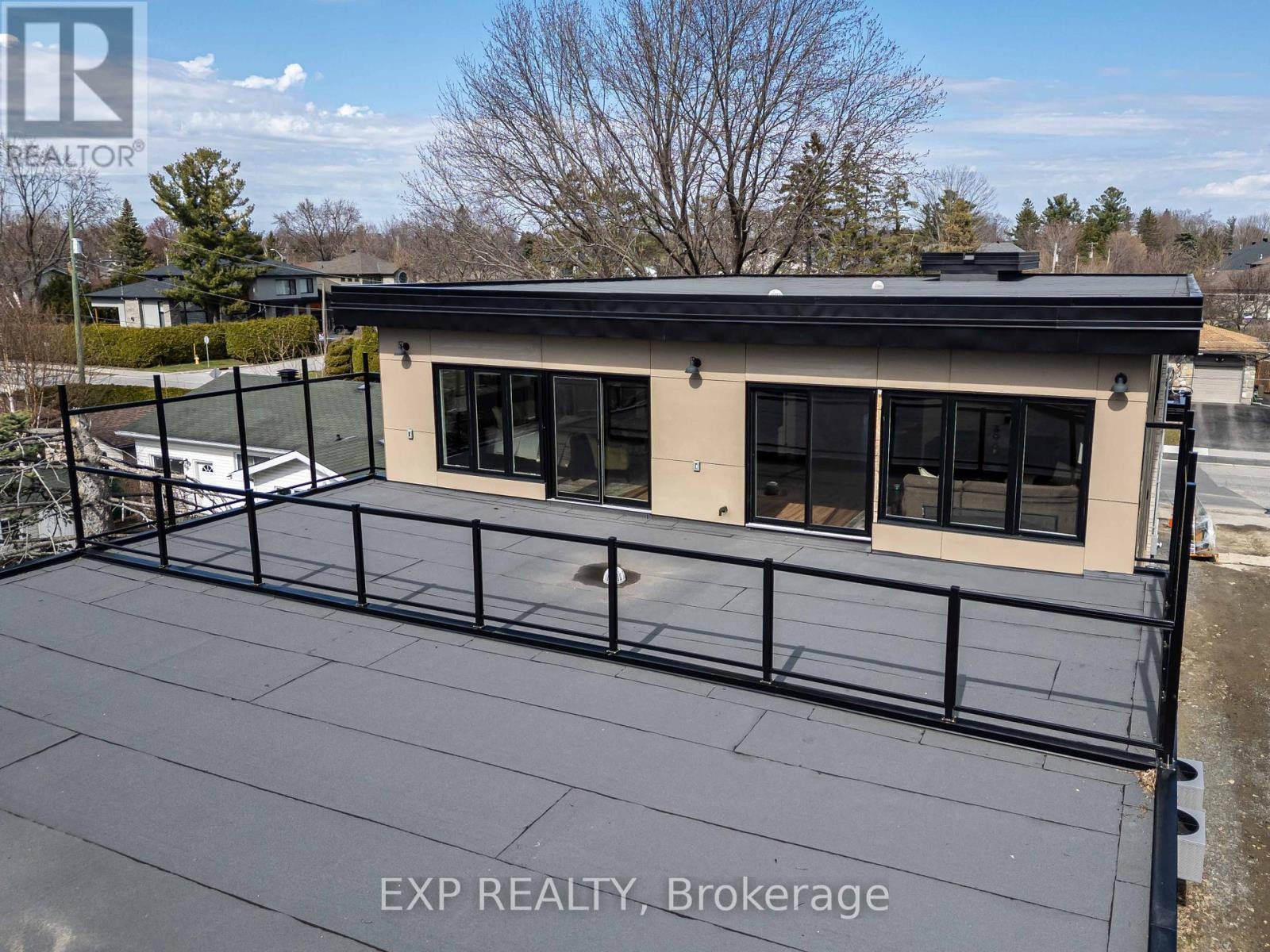 












12A VIEWMOUNT DRIVE

,
Ottawa,




Ontario
K2G1R5

