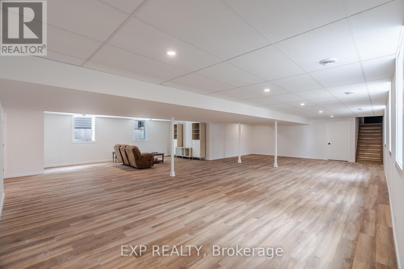 












12A VIEWMOUNT DRIVE

,
Ottawa,




Ontario
K2G1R5

