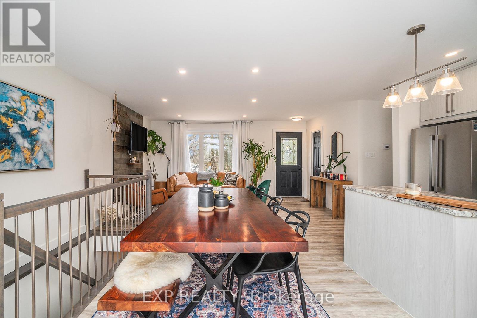 












2462 DUNNING ROAD

,
Ottawa,




Ontario
K0A3E0

