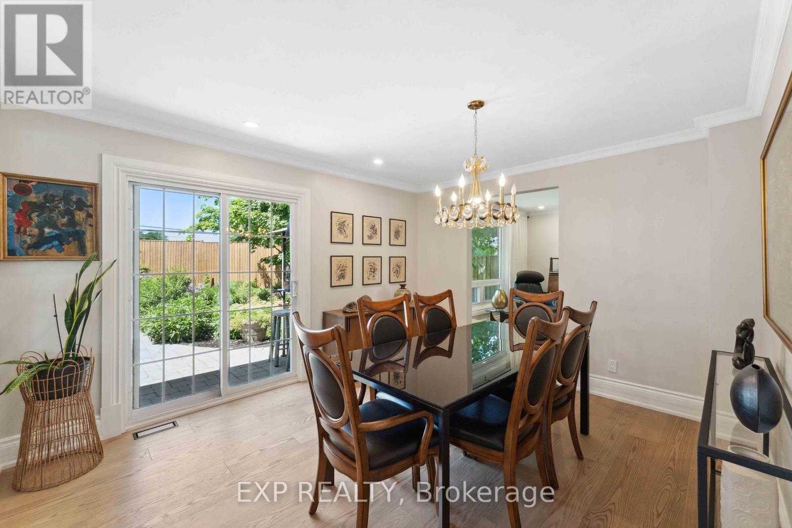 












29 ROBERTA CRESCENT

,
Ottawa,




Ontario
K2J1G5

