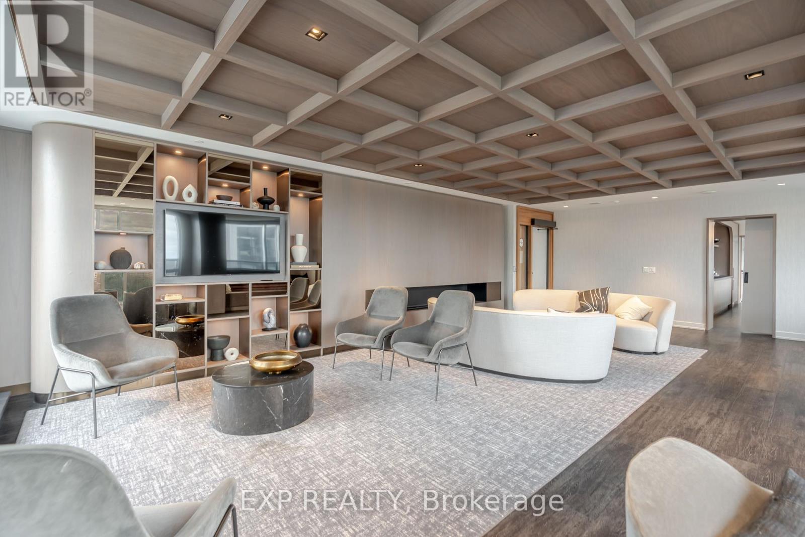 












7 - 560 RIDEAU STREET

,
Ottawa,




Ontario
K1N0G3

