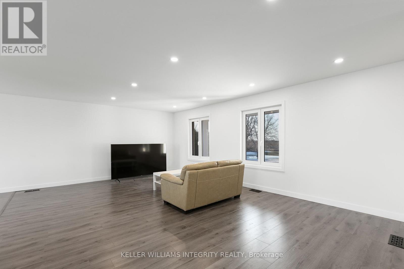 












2140 COUNTY RD 8 ROAD

,
The Nation,




Ontario
K0A1M0

