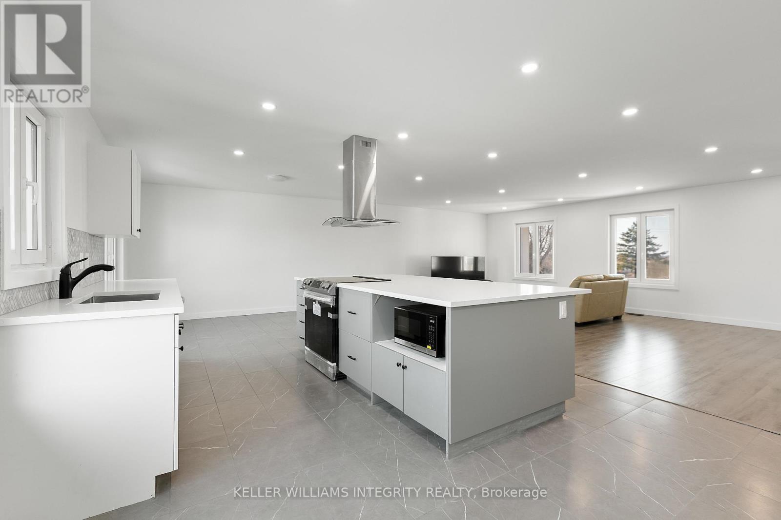 












2140 COUNTY RD 8 ROAD

,
The Nation,




Ontario
K0A1M0

