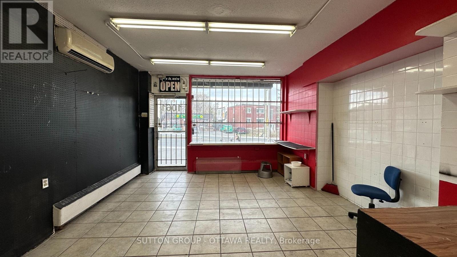 












C1 - 1061 MERIVALE ROAD

,
Ottawa,




Ontario
K1Z6A9

