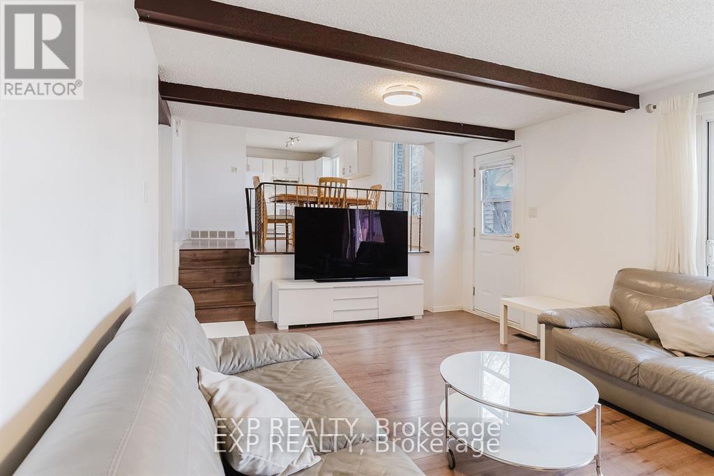 












4 PARKLANE COURT

,
Ottawa,




Ontario
K1B3H2

