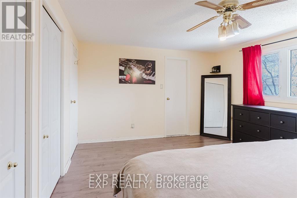 












4 PARKLANE COURT

,
Ottawa,




Ontario
K1B3H2

