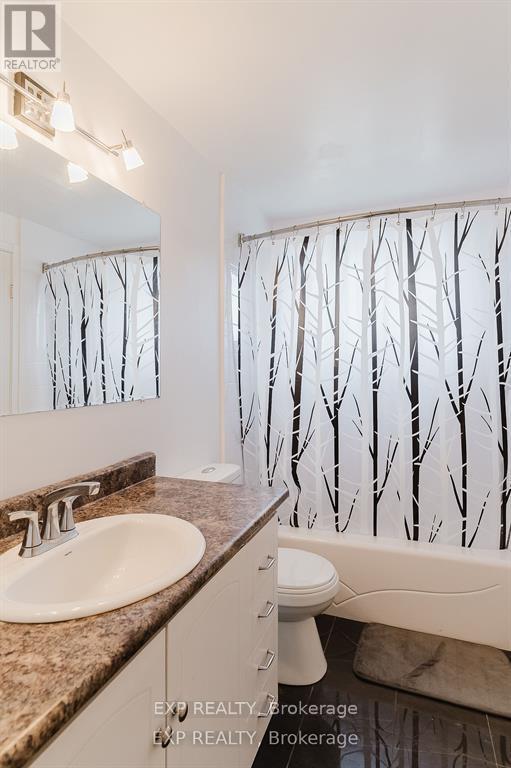 












4 PARKLANE COURT

,
Ottawa,




Ontario
K1B3H2

