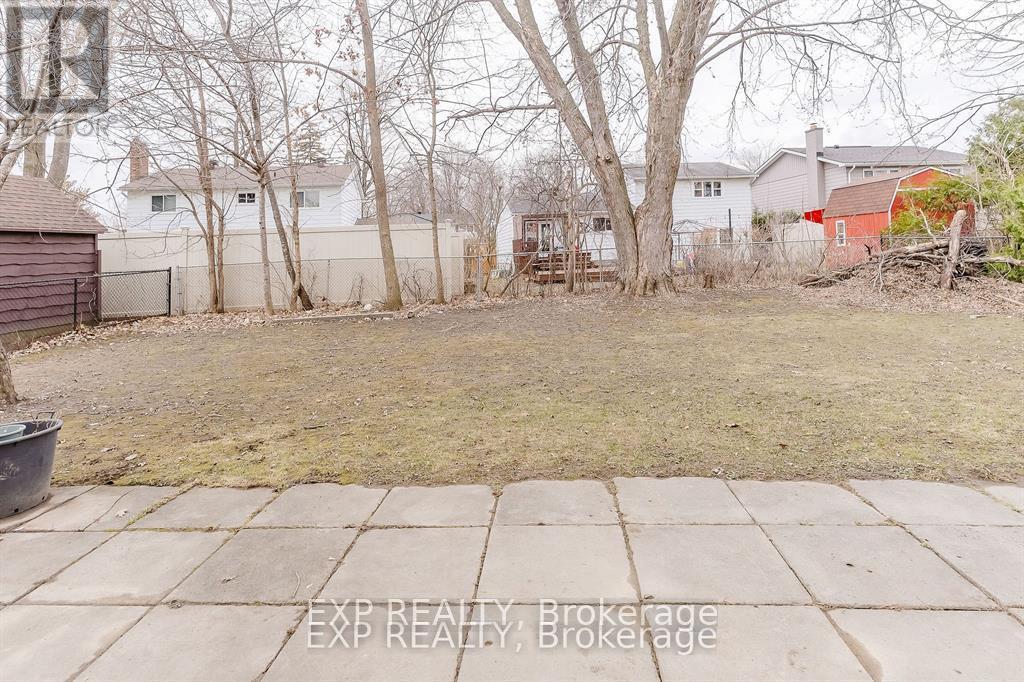 












4 PARKLANE COURT

,
Ottawa,




Ontario
K1B3H2

