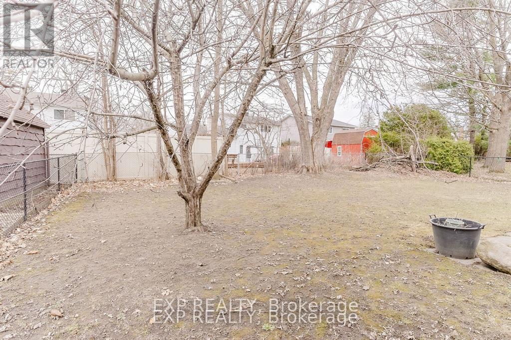 












4 PARKLANE COURT

,
Ottawa,




Ontario
K1B3H2

