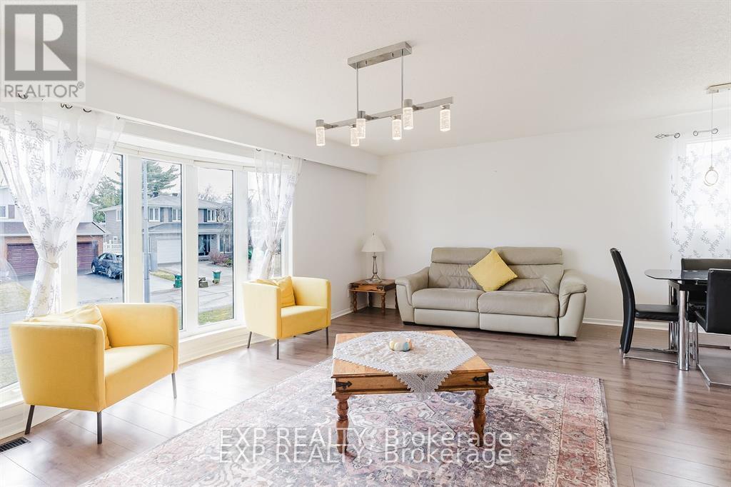 












4 PARKLANE COURT

,
Ottawa,




Ontario
K1B3H2


