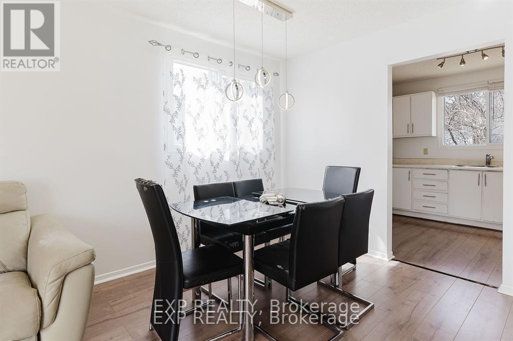 












4 PARKLANE COURT

,
Ottawa,




Ontario
K1B3H2

