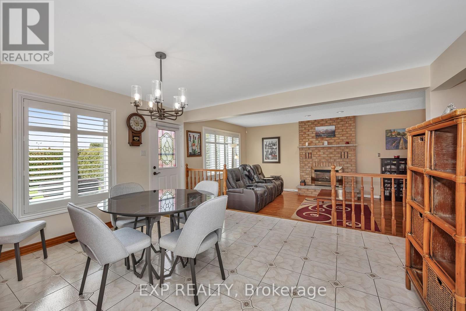 












3 CRAIGMOHR COURT

,
Ottawa,




Ontario
K2G4P9

