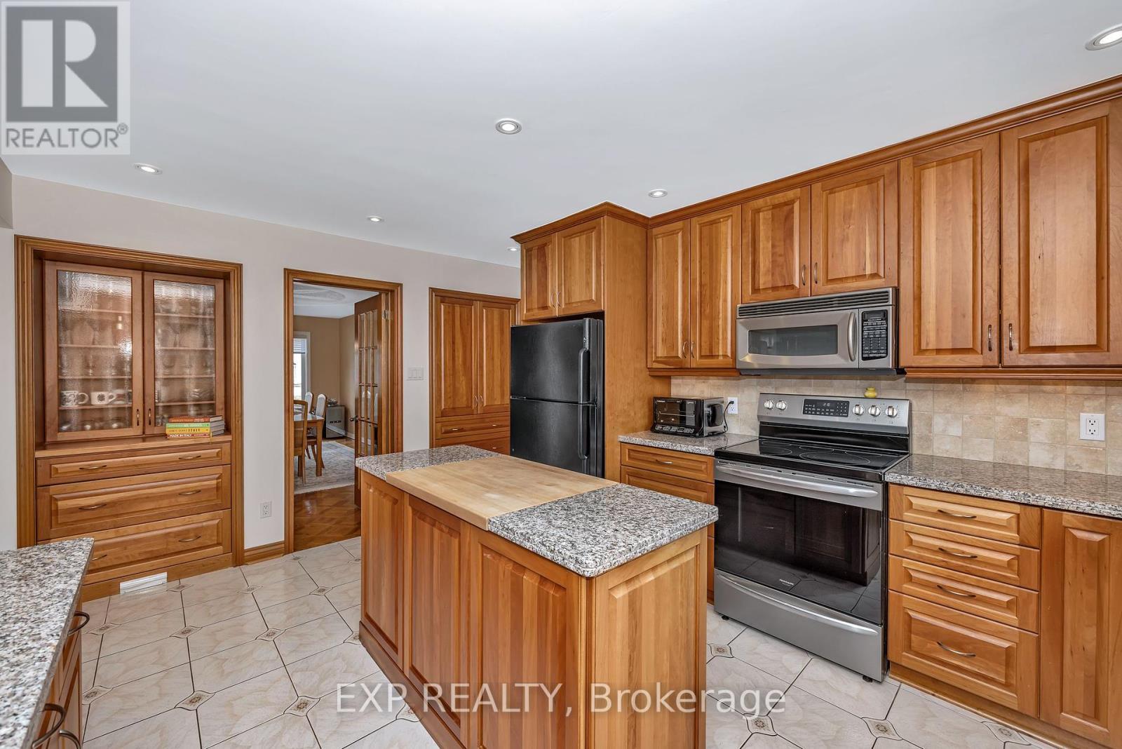 












3 CRAIGMOHR COURT

,
Ottawa,




Ontario
K2G4P9

