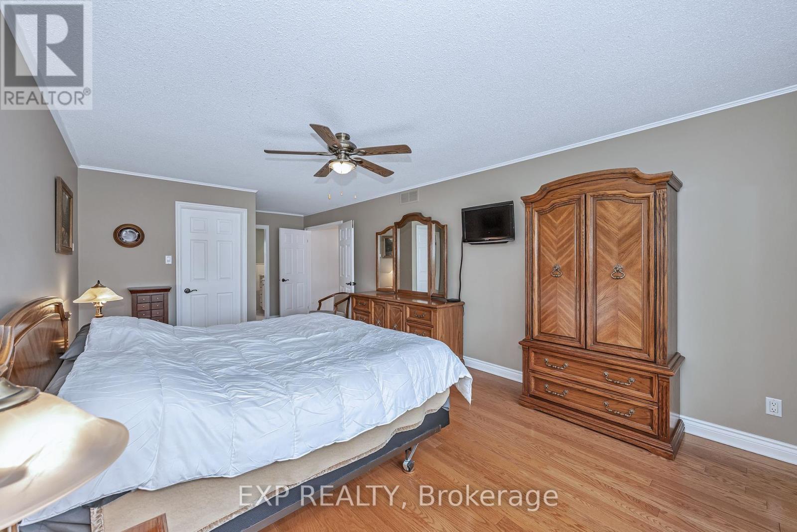 












3 CRAIGMOHR COURT

,
Ottawa,




Ontario
K2G4P9

