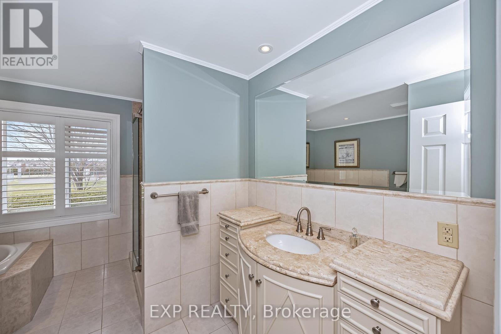 












3 CRAIGMOHR COURT

,
Ottawa,




Ontario
K2G4P9

