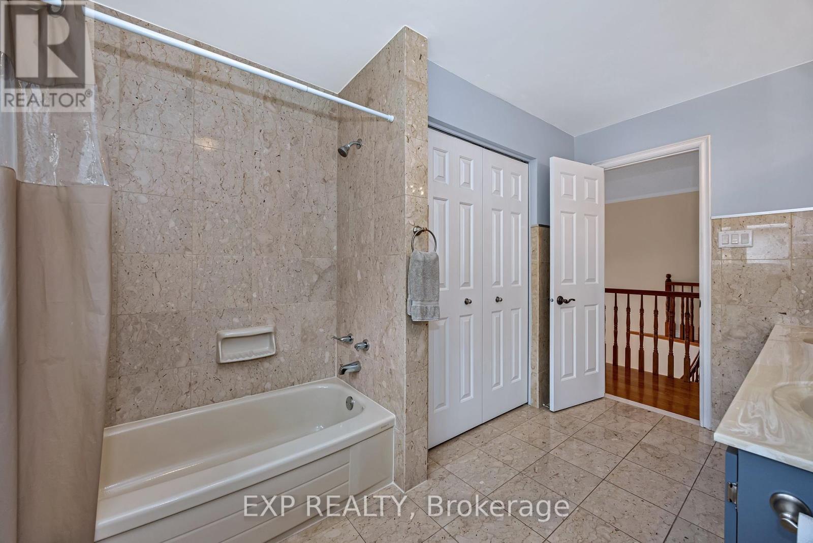 












3 CRAIGMOHR COURT

,
Ottawa,




Ontario
K2G4P9

