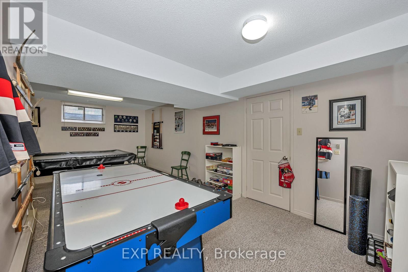 












3 CRAIGMOHR COURT

,
Ottawa,




Ontario
K2G4P9

