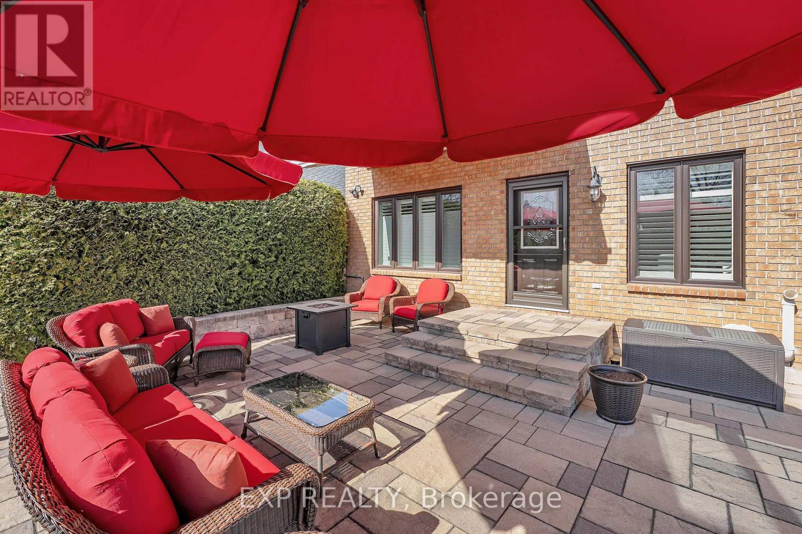 












3 CRAIGMOHR COURT

,
Ottawa,




Ontario
K2G4P9

