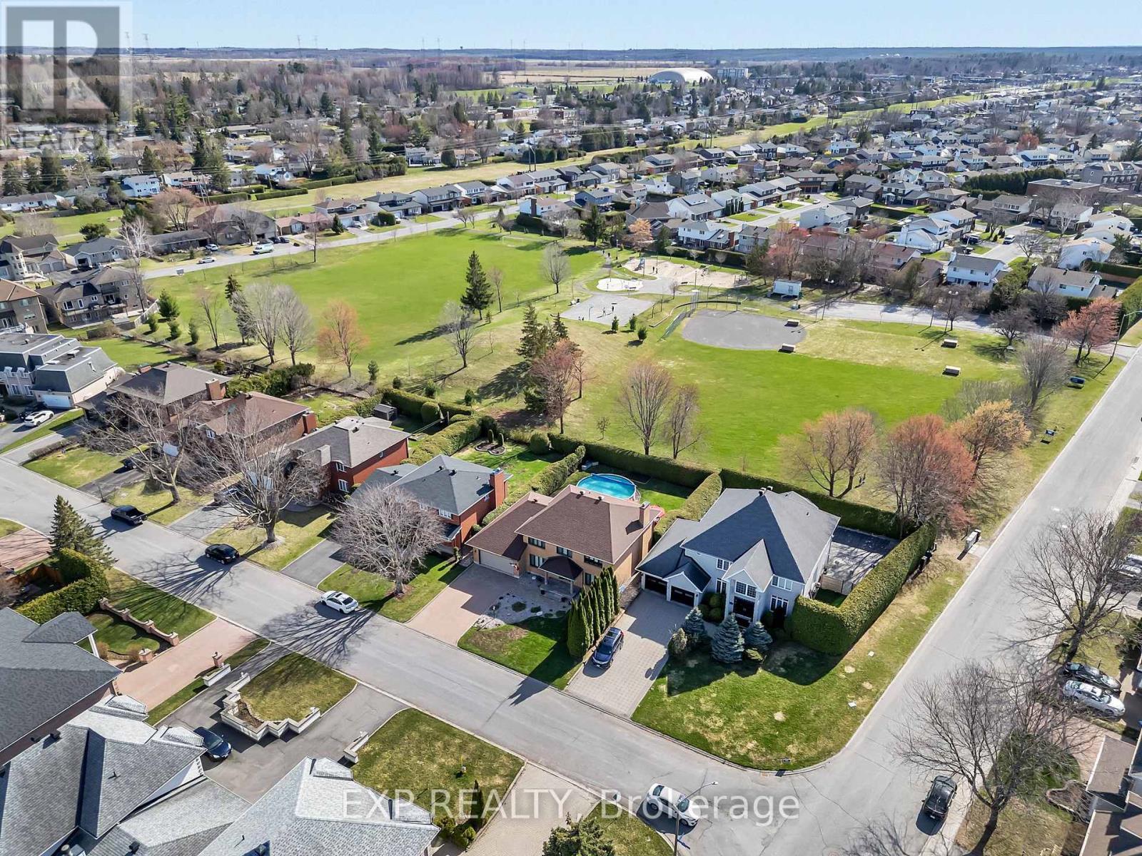 












3 CRAIGMOHR COURT

,
Ottawa,




Ontario
K2G4P9

