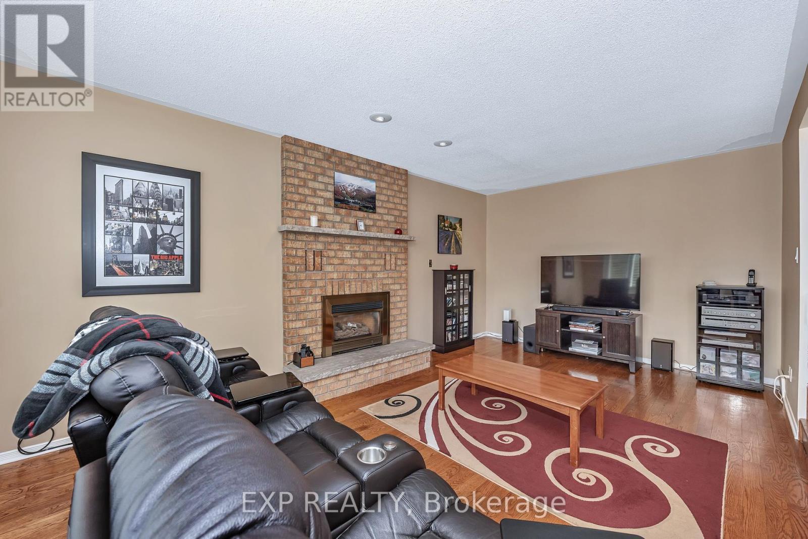 












3 CRAIGMOHR COURT

,
Ottawa,




Ontario
K2G4P9

