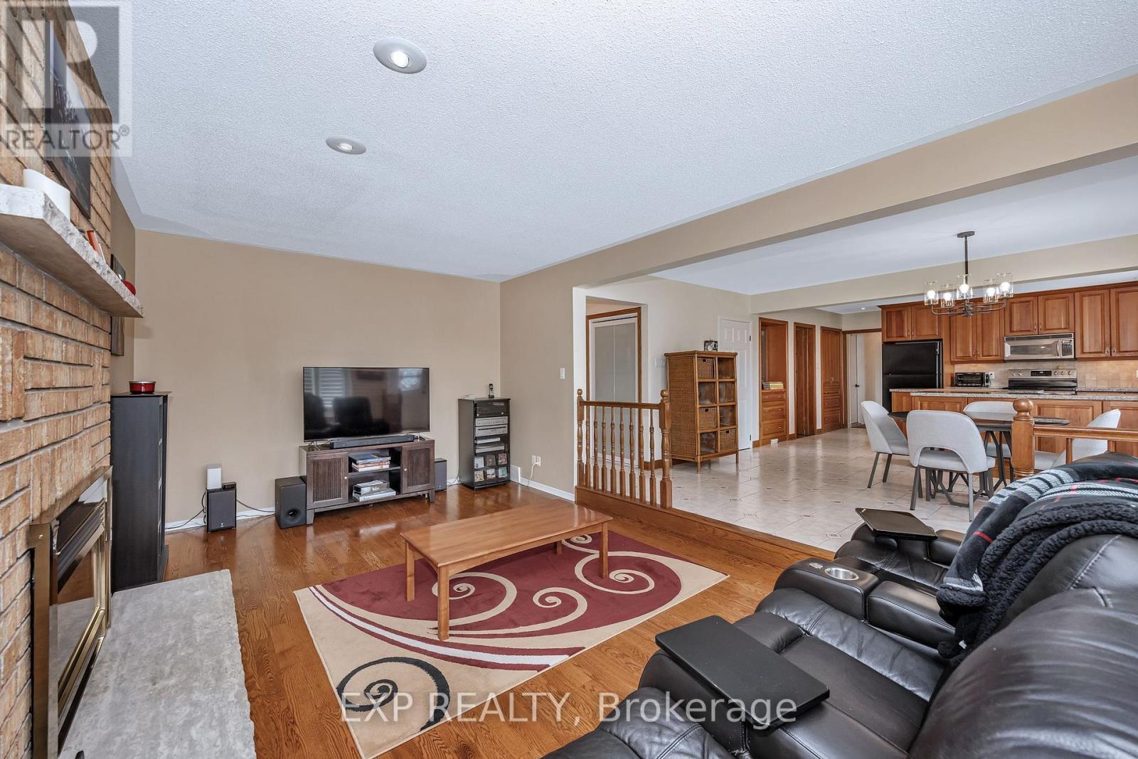 












3 CRAIGMOHR COURT

,
Ottawa,




Ontario
K2G4P9

