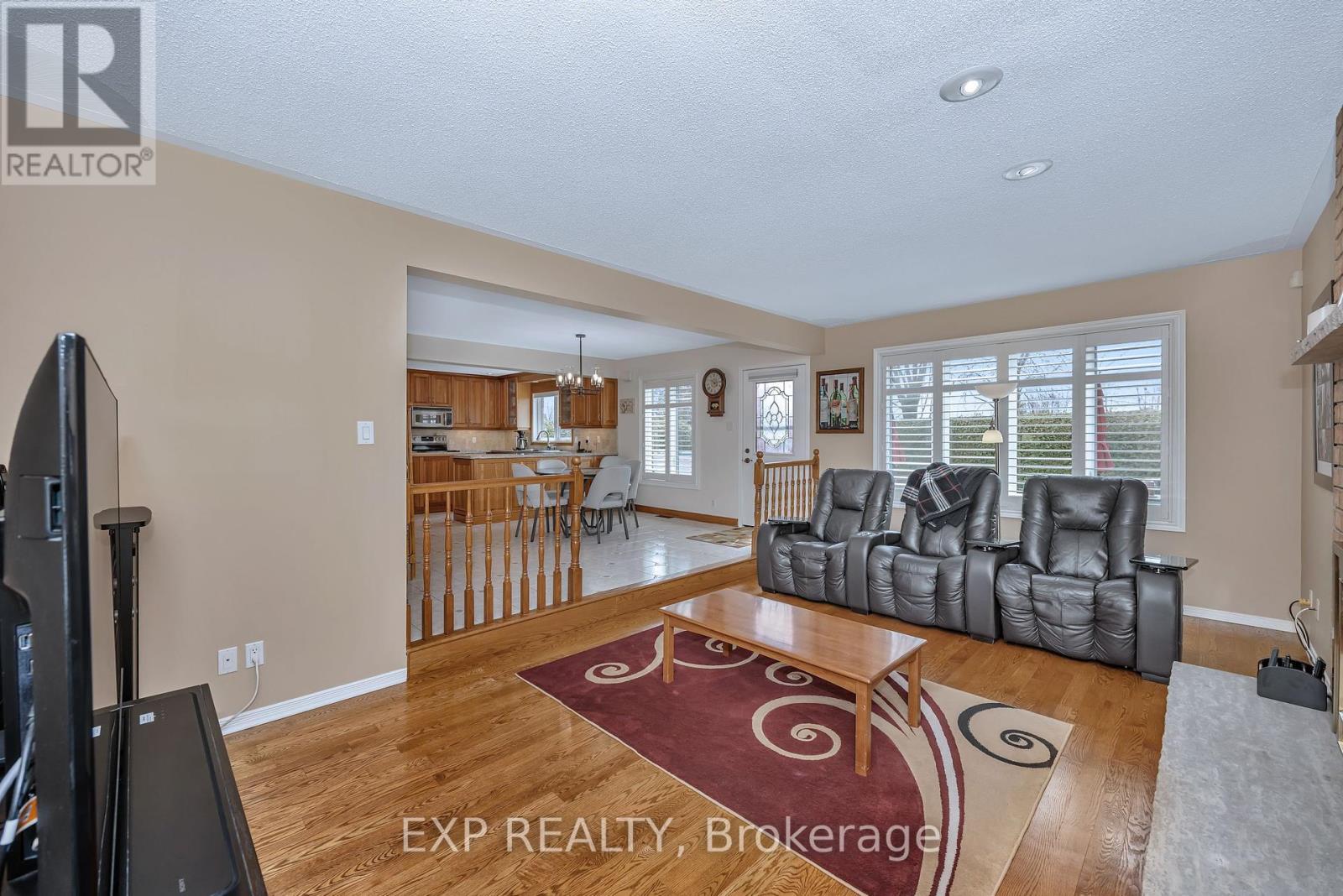 












3 CRAIGMOHR COURT

,
Ottawa,




Ontario
K2G4P9


