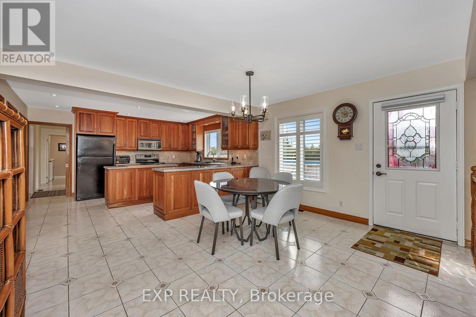 












3 CRAIGMOHR COURT

,
Ottawa,




Ontario
K2G4P9

