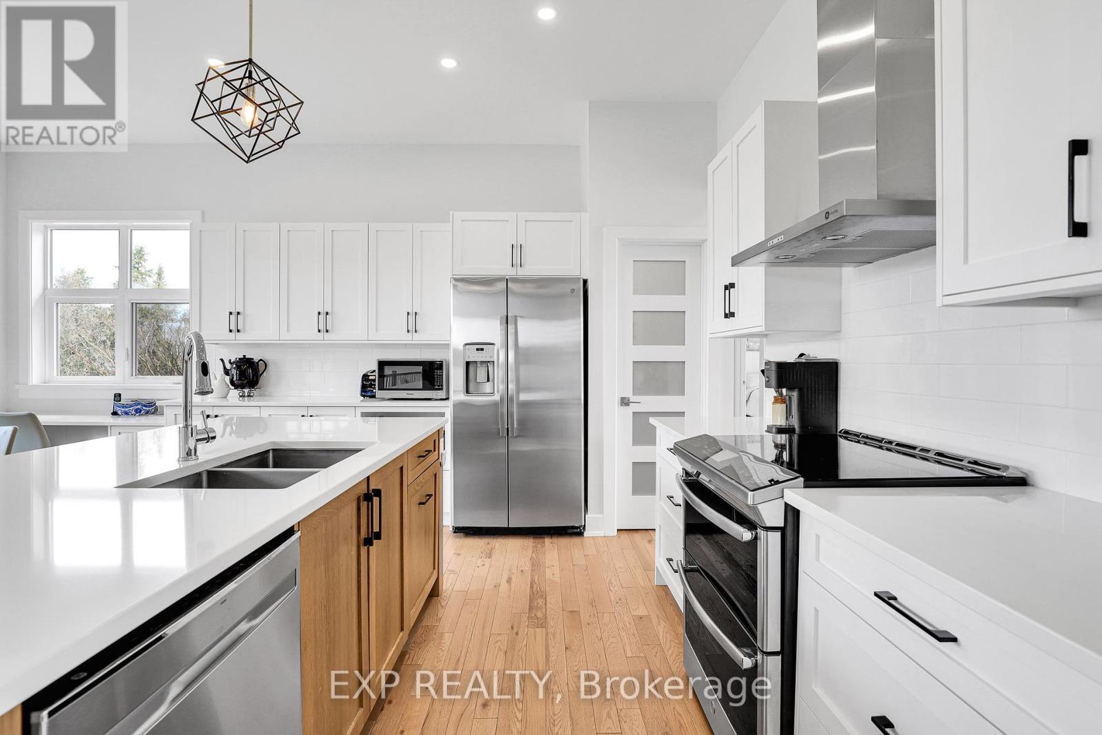 












130 SUMNER DRIVE

,
Ottawa,




Ontario
K0A1B0

