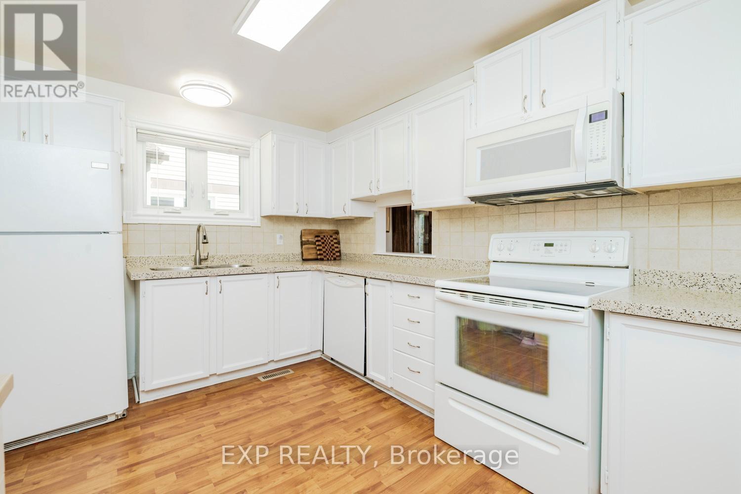 












1465 BRADSHAW CRESCENT

,
Ottawa,




Ontario
K1B5G1

