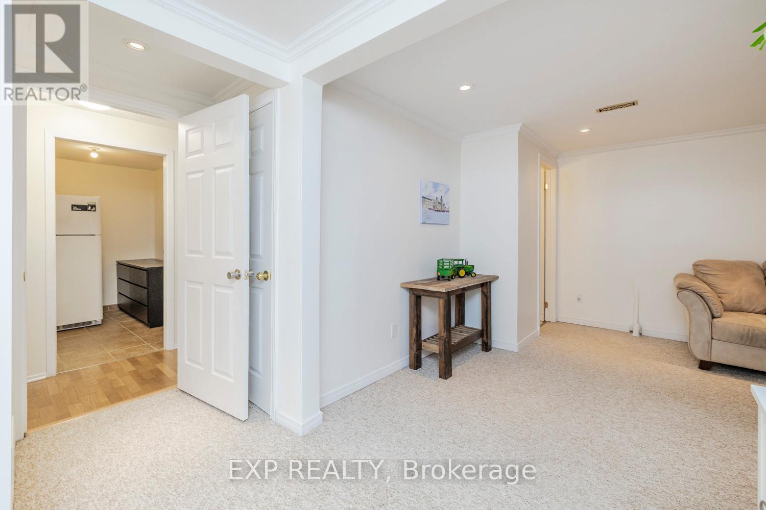 












1465 BRADSHAW CRESCENT

,
Ottawa,




Ontario
K1B5G1

