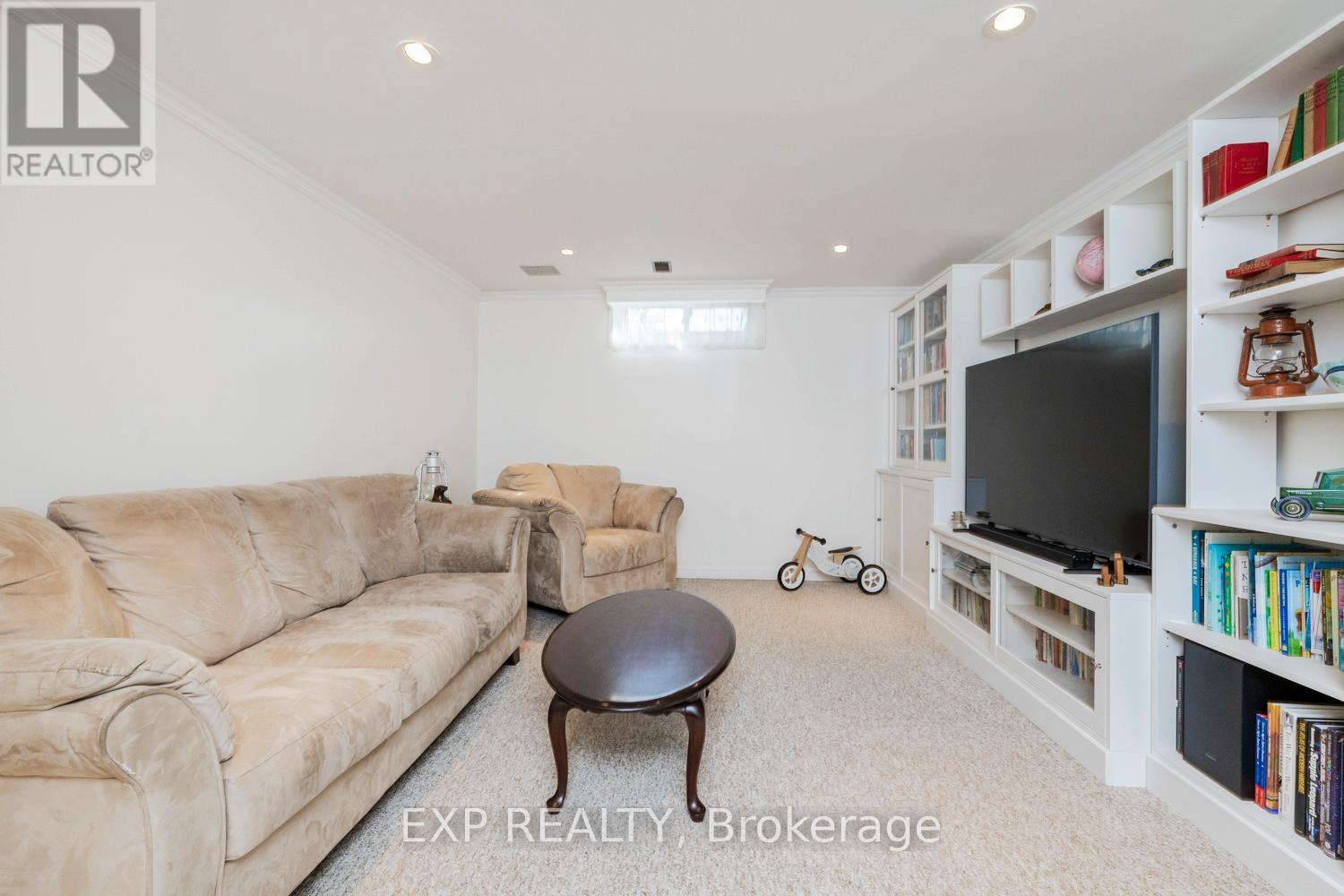 












1465 BRADSHAW CRESCENT

,
Ottawa,




Ontario
K1B5G1

